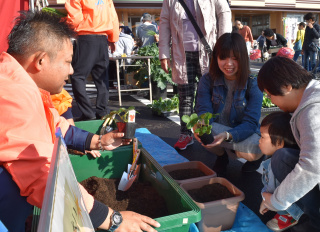 野菜講習会に親子で楽しんでいただきました
