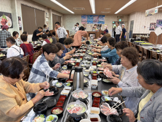 皆さんでおいしいお食事を楽しみました☆