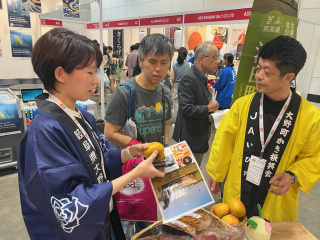 揖斐郡産の農産物を現地バイヤーや消費者にPRしました